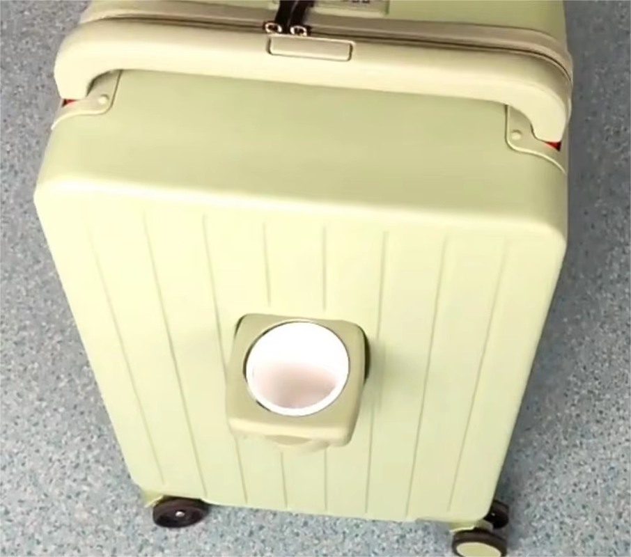 Lightweight Multifunctional Green Spinner Luggage with Eco-Friendly Soft Handle and Waterproof Luxury Carry-on Travel Bag