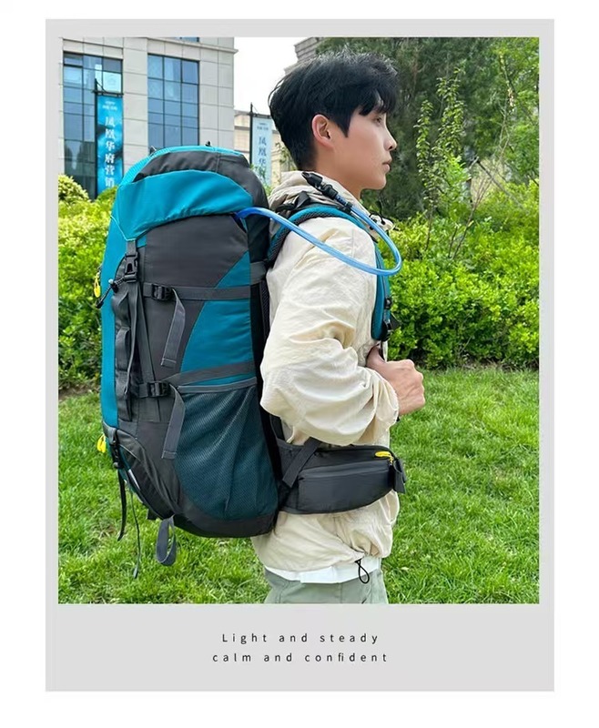 Mochila de viagem para acampar ao ar livre com revestimento de poliéster de zíper macio e grande capacidade Capacidade 30-40L